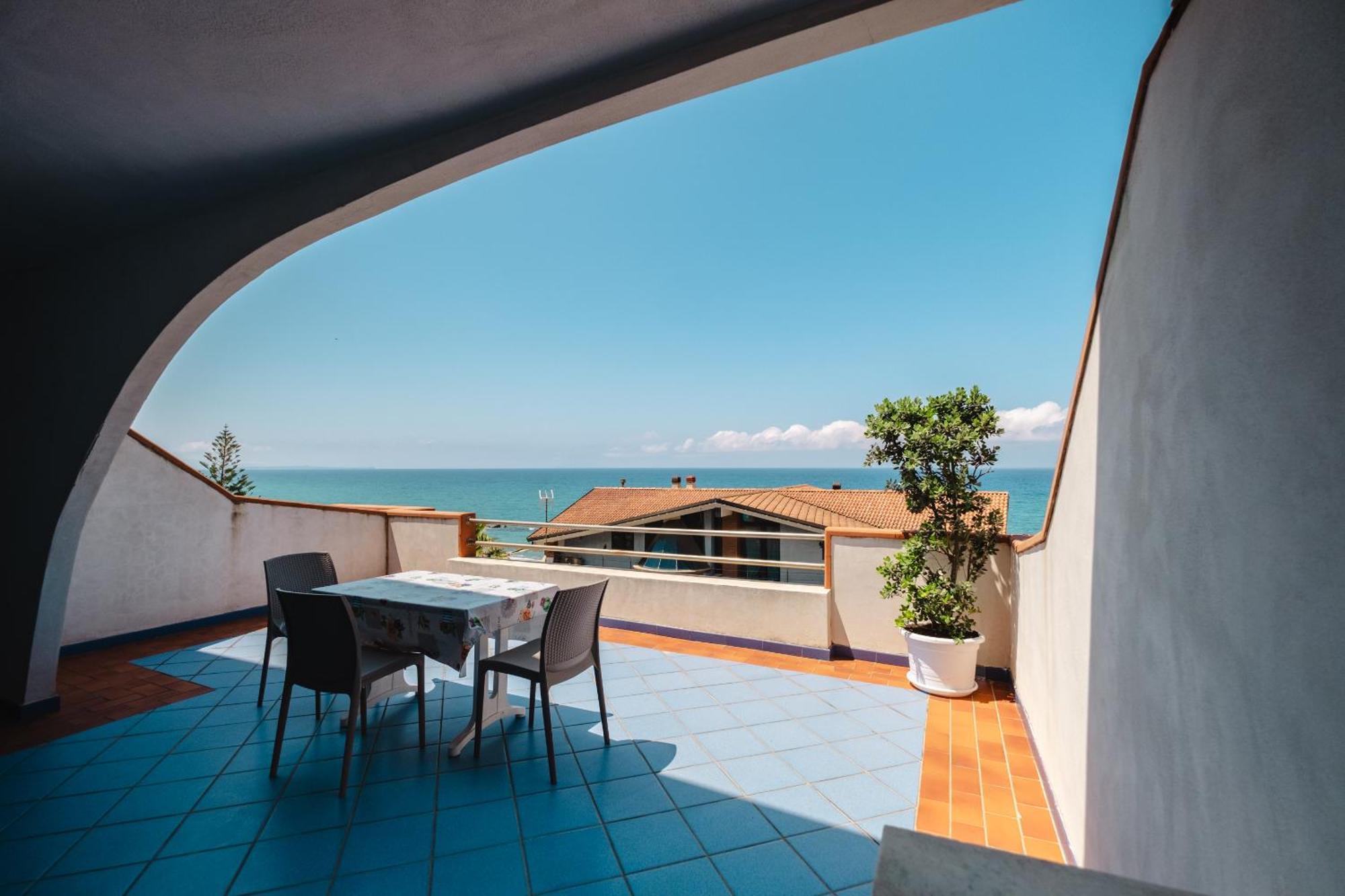 Oasi Azzurra Apart otel Messina Dış mekan fotoğraf
