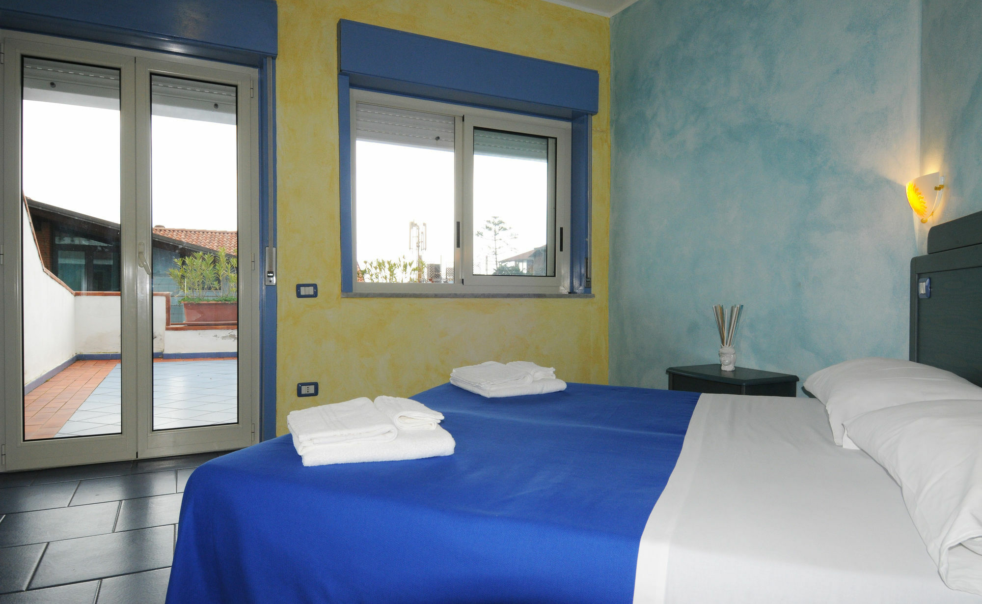 Oasi Azzurra Apart otel Messina Dış mekan fotoğraf